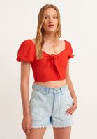 Bayan Kırmızı Yaka Detaylı Crop Bluz
