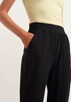 Bayan Siyah Yumuşak Dokulu Jogger Pantolon