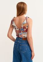 Volanlı Pantolon ve Asimetrik Crop Kombini
