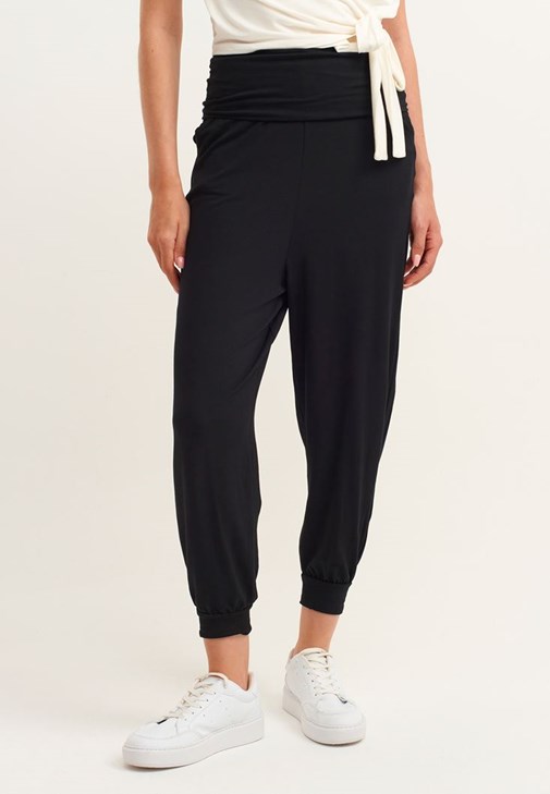 Kruvaze Crop Bluz ve Jogger Pantolon Kombini
