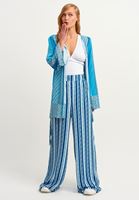Wide-Leg Pantolon ve Kuşaklı Kimono Kombini