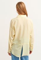 Bayan Sarı Pamuklu ve Yırtmaçlı Oversize Gömlek