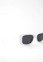 Bayan Beyaz Kalın Çerçeveli Güneş Gözlüğü