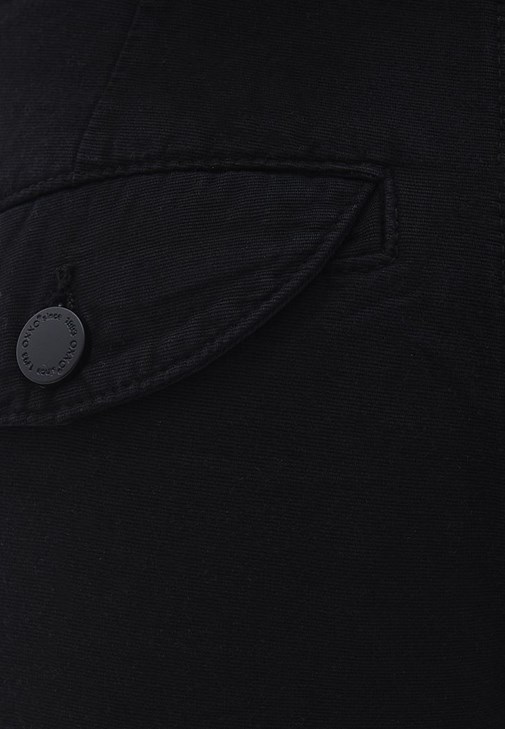 Atlet ve Baggy-Fit Kargo Pantolon Kombini