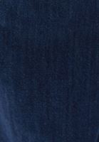 Slouchy-Fit Pantolon ve Sıfır Yaka Tişört Kombini