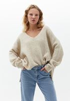 Triko Kazak ve Cigarette-Fit Denim Pantolon Kombini