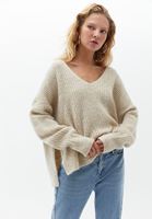 Triko Kazak ve Cigarette-Fit Denim Pantolon Kombini