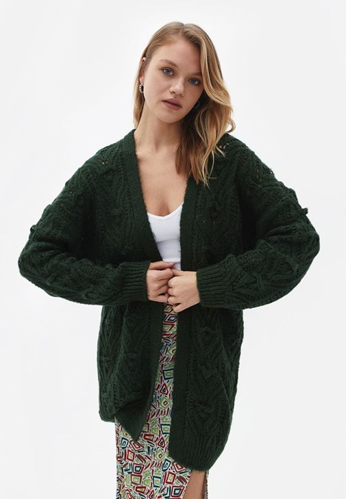 Triko Hırka ve Crop-Top Kombini