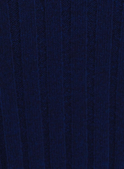 Uzun Triko Elbise ve Çizme Kombini