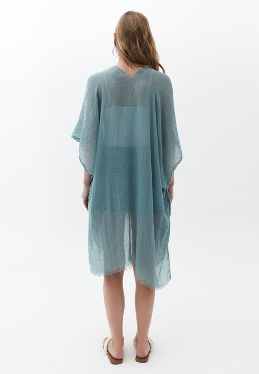 Midi Boy Kimono ve Denim Şort Kombini