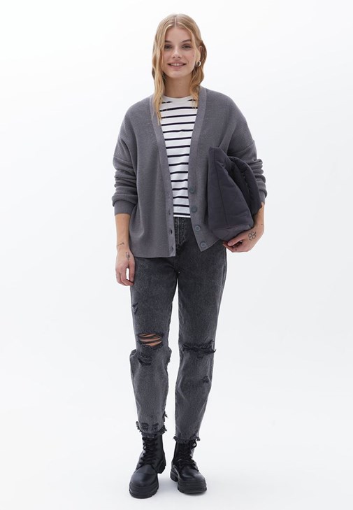 Fermuarlı Top ve Mom-Fit Pantolon Kombini