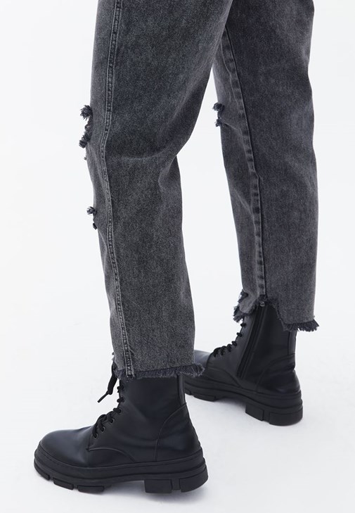 Fermuarlı Top ve Mom-Fit Pantolon Kombini