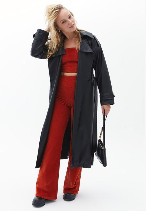 Crop Atlet ve Flare Pantolon Kombini