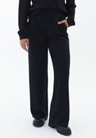 Straight Pantolon ve Sweatshirt Kombini