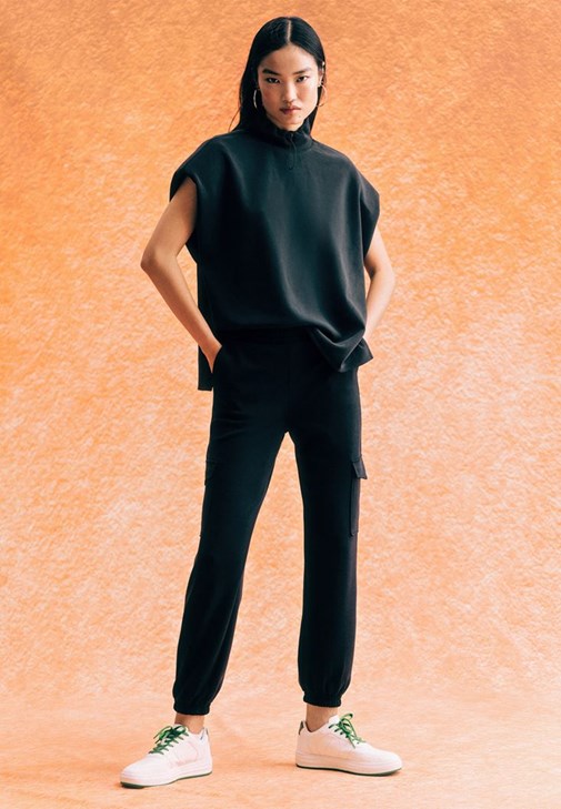 Jogger Pantolon ve Sweatshirt Kombini