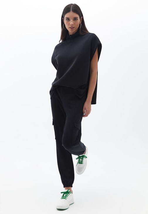 Jogger Pantolon ve Sweatshirt Kombini
