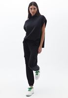 Jogger Pantolon ve Sweatshirt Kombini