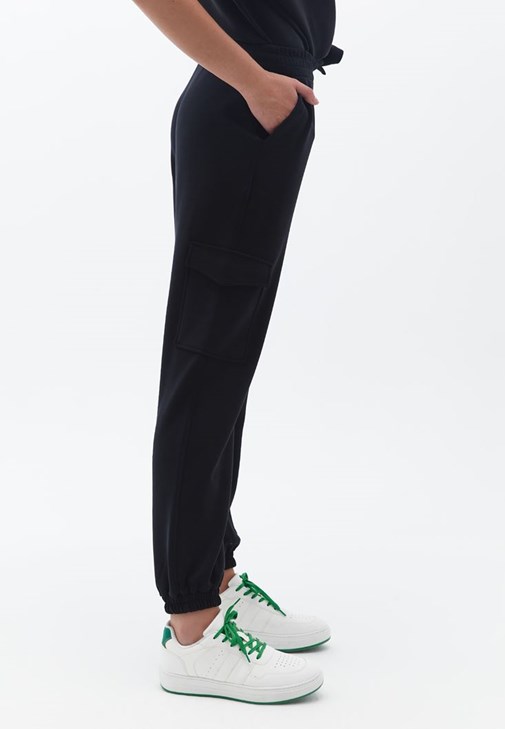 Jogger Pantolon ve Sweatshirt Kombini
