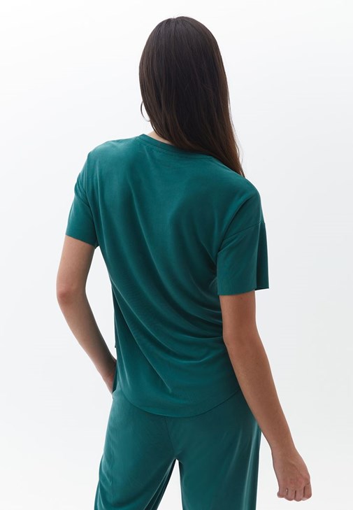 Yumuşak Dokulu Tişört ve Jogger Pantolon Kombini