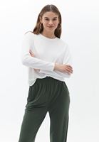 Loose-Fit Tişört ve Pantolon Kombini