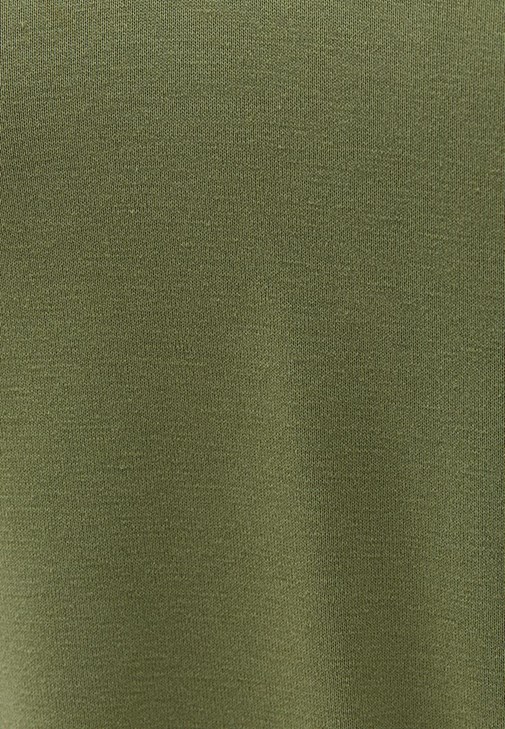 Soft-Touch Tişört ve Midi Etek Kombini