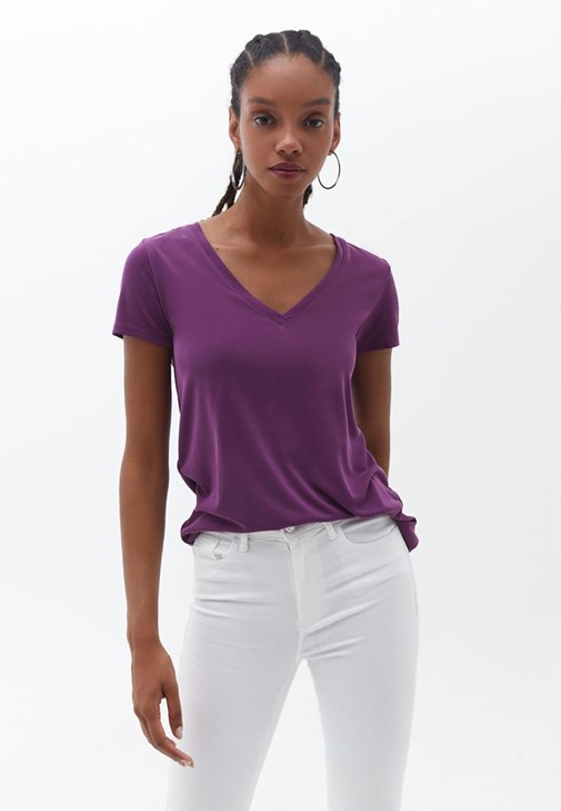 Soft-Touch Tişört ve Beyaz Skinny Pantolon Kombini