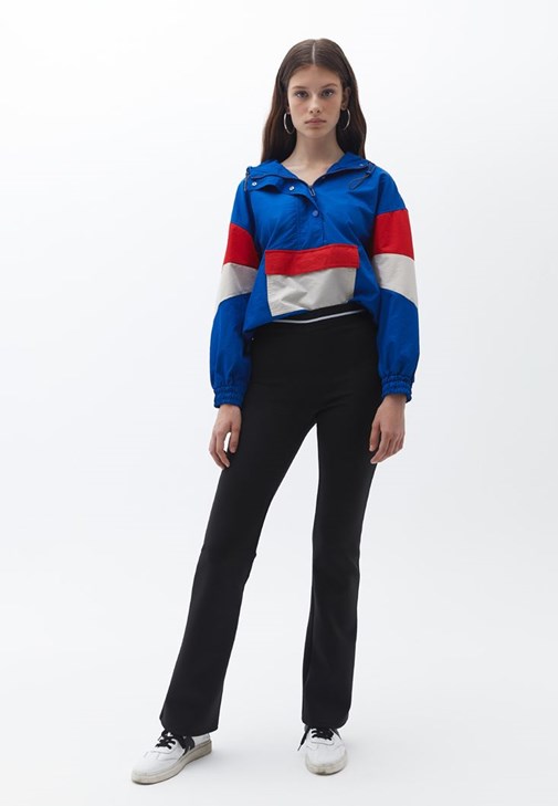 Kapüşonlu Hırka ve Flare Pantolon Kombini