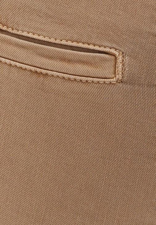 Bootcut Pantolon ve Vegan Deri Ceket Kombini