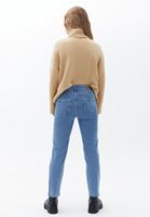 Straight-Fit Denim Pantolon ve Kaban Kombini