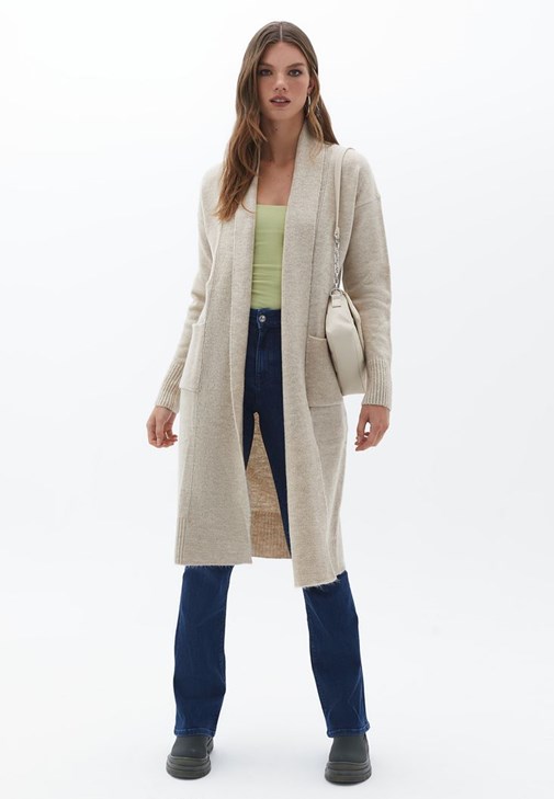 Askılı Atlet ve Denim Mom Jean Kombini