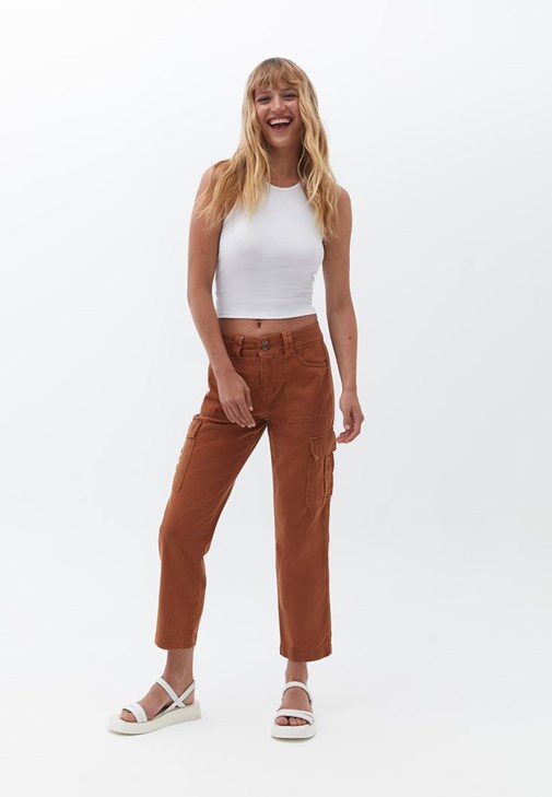 Ajurlu Hırka ve Slim-Fit Pantolon Kombini