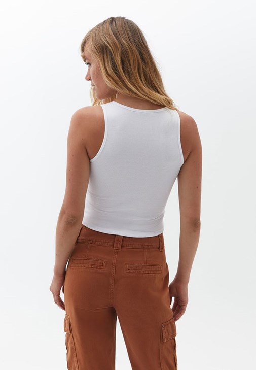 Ajurlu Hırka ve Slim-Fit Pantolon Kombini