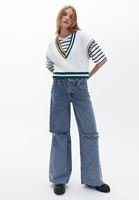 Sıfır Yaka Crop Kazak ve Wide-Leg Pantolon Kombini