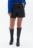 Fitilli Kazak ve Rugan Şort Kombini