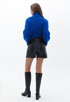 Fitilli Kazak ve Rugan Şort Kombini