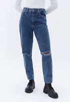 Loose-Fit Kazak ve Mom-Fit Pantolon Kombini