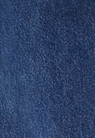 Loose-Fit Kazak ve Mom-Fit Pantolon Kombini