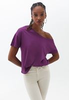 Bayan Mor Yaka Detaylı Tişört