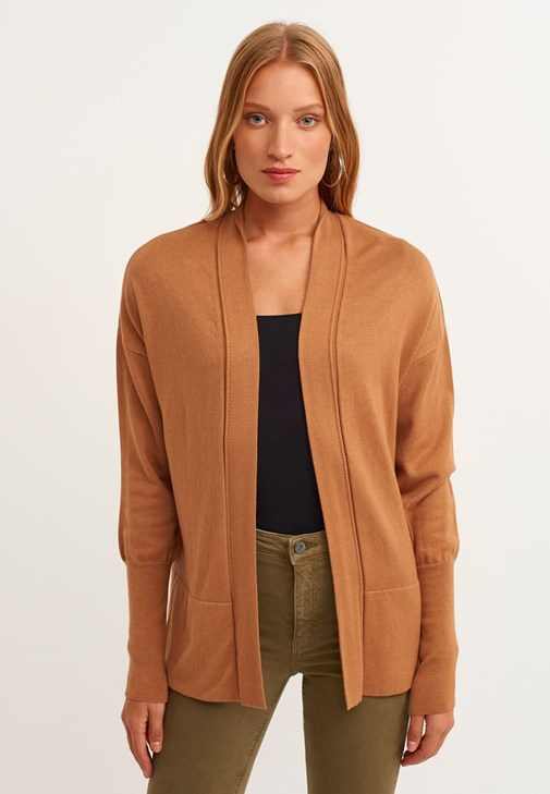 Triko Hırka ve Pantolon Kombini