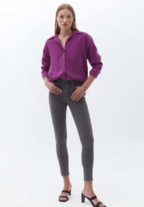 Oversize Gömlek ve Skinny Denim Pantolon Kombini