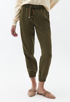 Jogger Pantolon ve Bej Top Kombini