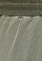 Jogger Pantolon ve Askılı Atlet Kombini