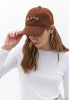 Bayan Kahverengi Sloganlı Süet Cap