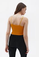 Crop Atlet ve Yumuşak Tuşeli Jogger Pantolon Kombini