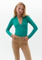 Bayan Yeşil Pamuklu Yaka Detaylı Tişört