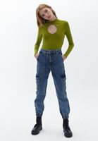 Bayan Yeşil Pamuklu Cut-Out Detaylı Tişört