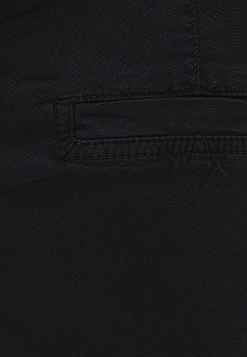 Pamuklu Kargo Pantolon ve Kazak Kombini