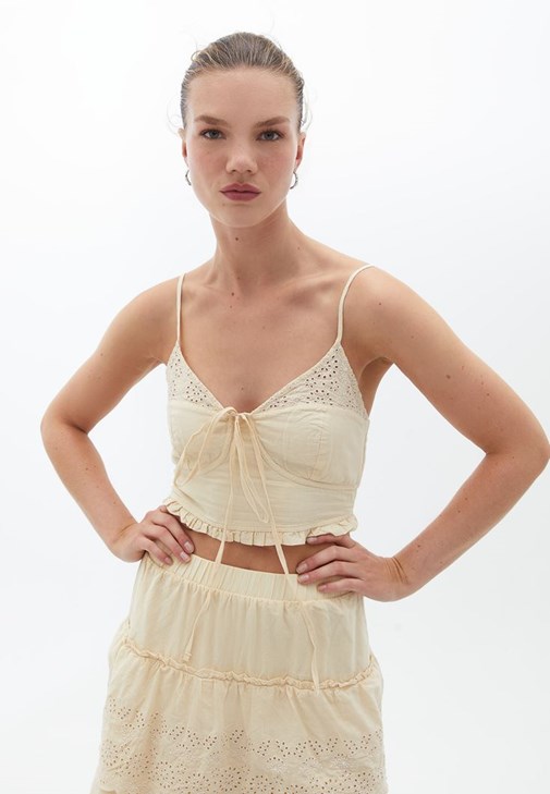 Bej Nakış Detaylı ve Bağlamalı Crop Top