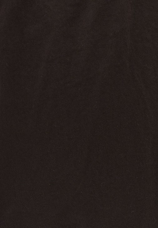 Kargo Pantolon ve Yaka Detaylı Tişört Kombini