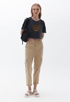 V Yaka Triko ve Carrot-Fit Pantolon Kombini